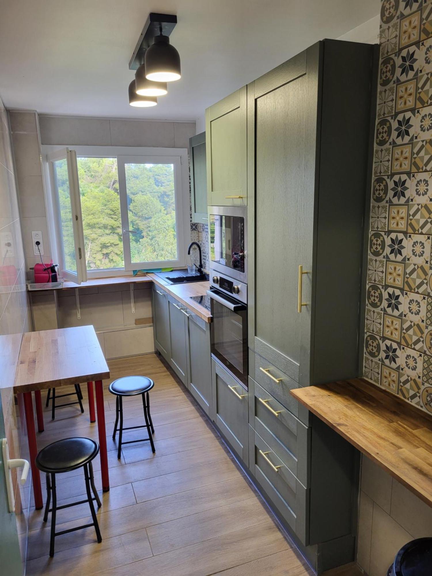 Private Room-1 In Hannana Apartment- 2 Min Walk To Tram 12 Min To Train Station 15 Min To Massena Place * Nizza