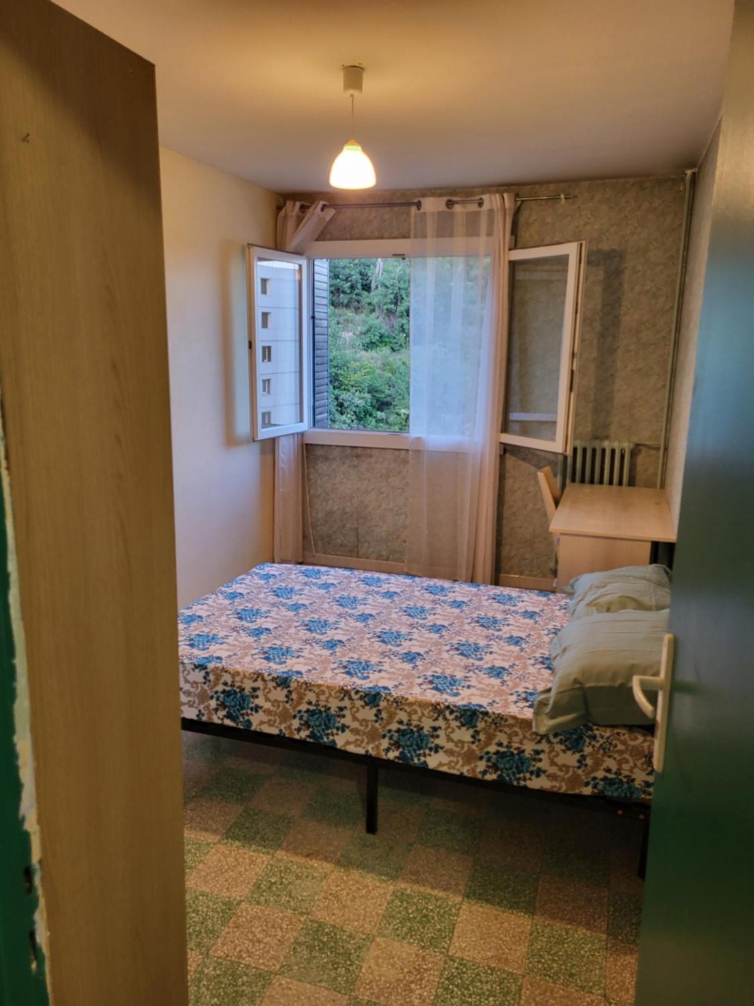 Private Room-1 In Hannana Apartment- 2 Min Walk To Tram 12 Min To Train Station 15 Min To Massena Place Nizza